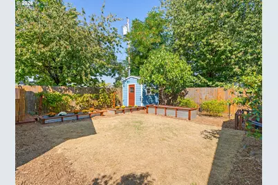 11825 NE Morris St, Portland, OR 97220 - Photo 39