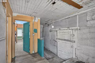 4382 NE 88th Ave, Portland, OR 97220 - Photo 11