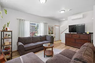6046 SE 136th Ave, Portland, OR 97236 - Photo 3
