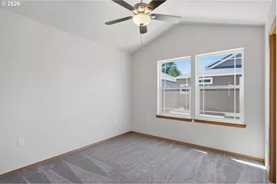 6046 SE 136th Ave, Portland, OR 97236 - Photo 9