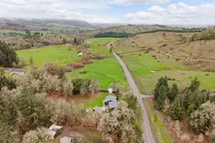 8148 Melqua Rd, Umpqua, OR 97486 - Photo 7