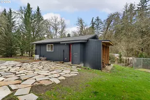 8148 Melqua Rd, Umpqua, OR 97486 - Photo 33