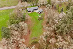 8148 Melqua Rd, Umpqua, OR 97486 - Photo 3