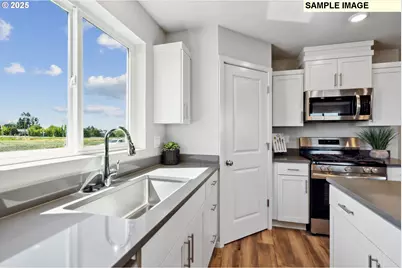 728 Merriott Lane, Woodburn, OR 97071 - Photo 3