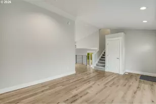 1119 SE 21st Cir, Troutdale, OR 97060 - Photo 9