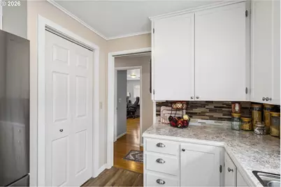 420 Riverview Blvd, Springfield, OR 97477 - Photo 11