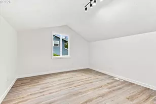 6170 SW Cherryhill Dr, Beaverton, OR 97008 - Photo 33
