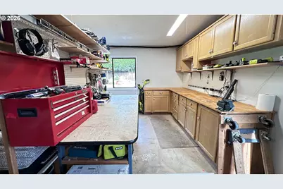 1364 Victorian Way, Eugene, OR 97401 - Photo 31