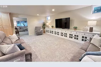 1364 Victorian Way, Eugene, OR 97401 - Photo 15