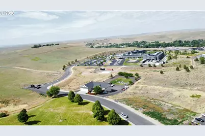 1745 SW 24th St, Pendleton, OR 97801 - Photo 5
