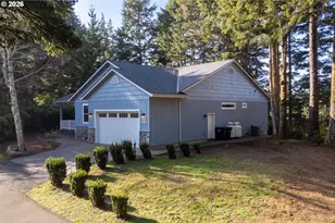 705 NW Highland Cir, Waldport, OR 97394 - Photo 3