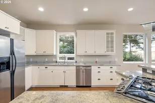 705 NW Highland Cir, Waldport, OR 97394 - Photo 13