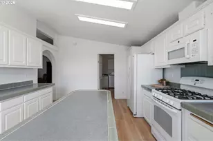 3220 Crescent Ave, Eugene, OR 97408 - Photo 19