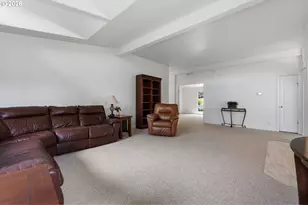 3220 Crescent Ave, Eugene, OR 97408 - Photo 11