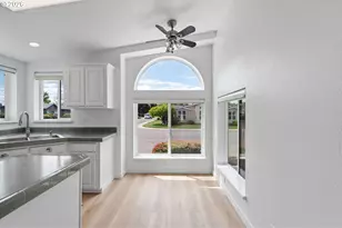 3220 Crescent Ave, Eugene, OR 97408 - Photo 13