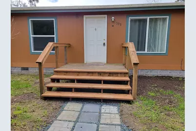 303 13th St SW, Bandon, OR 97411 - Photo 3