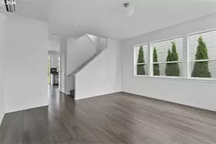 427 SE 154th Ave, Portland, OR 97233 - Photo 3