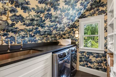 6228 SW Sweetbriar Ct, Portland, OR 97221 - Photo 29