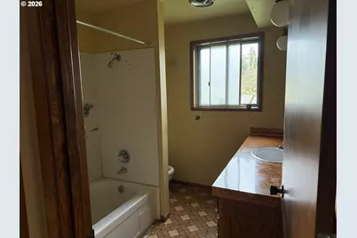 13202 NE Brookside Dr, Aurora, OR 97002 - Photo 11