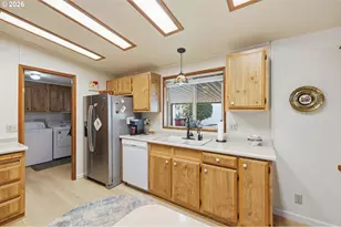 1199 N Terry St, Eugene, OR 97402 - Photo 13