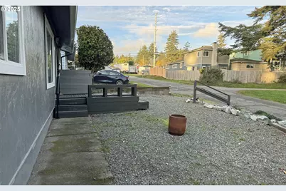 627 Richard St, Brookings, OR 97415 - Photo 7