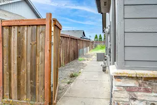572 Royal Tern Ave, Halsey, OR 97348 - Photo 33