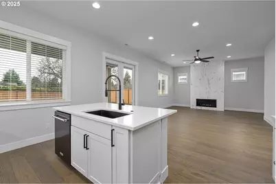 15209 SE Towers Ter, Milwaukie, OR 97267 - Photo 7