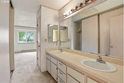 5059 Foothills Dr #E, Lake Oswego, OR 97034 - Photo 21