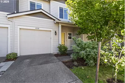 12130 SW Pond Ln, Tigard, OR 97224 - Photo 1