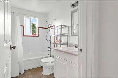 1260 10th St #11, Florence, OR 97439 - Photo 13