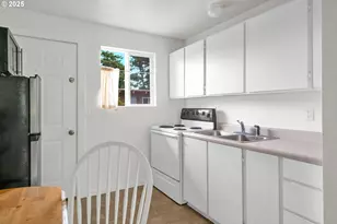 1260 10th St, Florence, OR 97439 - Photo 5