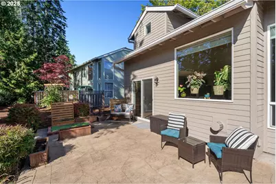 8654 NE Rockspring St, Hillsboro, OR 97006 - Photo 31