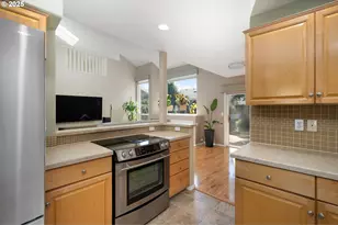 8654 NE Rockspring St, Hillsboro, OR 97006 - Photo 9