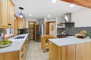 696 N Hemlock St, Cannon Beach, OR 97110 - Photo 11