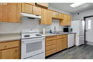 12450 SW Fischer Rd, Portland, OR 97224 - Photo 39