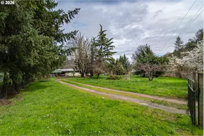 3161 Glenbrook Loop Rd, Riddle, OR 97469 - Photo 3