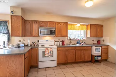 3161 Glenbrook Loop Rd, Riddle, OR 97469 - Photo 15