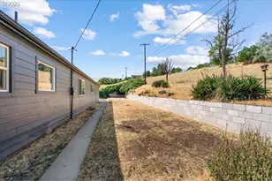875 W 1st St, Arlington, OR 97812 - Photo 35