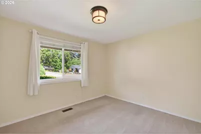 33892 Shamrock Ln, Scappoose, OR 97056 - Photo 25