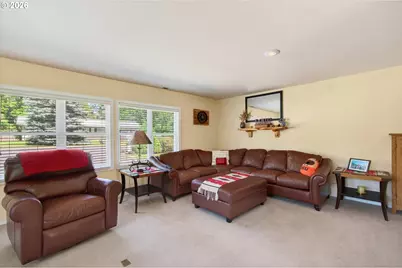 33892 Shamrock Ln, Scappoose, OR 97056 - Photo 15