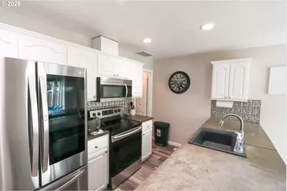 15635 NE 15th Pl, Vancouver, WA 98686 - Photo 9