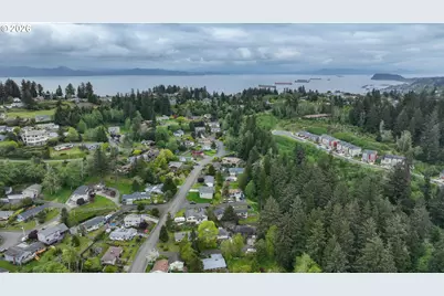 929 W Clatsop Ave, Astoria, OR 97103 - Photo 5