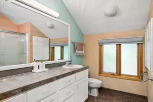 2310 Douglas Dr, Eugene, OR 97405 - Photo 27