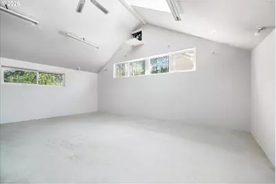 2310 Douglas Dr, Eugene, OR 97405 - Photo 33