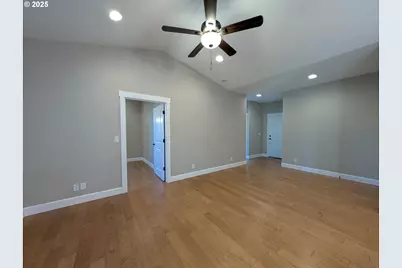 127 Heights Ln, Onalaska, WA 98570 - Photo 3