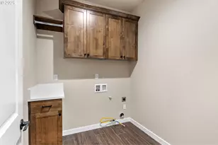 909 Durham Ave, Sutherlin, OR 97479 - Photo 39