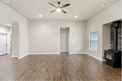 909 Durham Ave, Sutherlin, OR 97479 - Photo 7