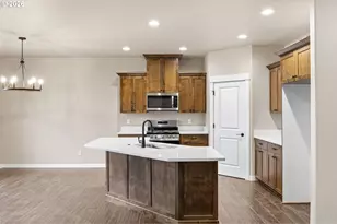 909 Durham Ave, Sutherlin, OR 97479 - Photo 11