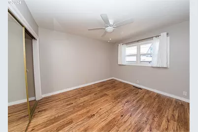 5105 5109 SE Tibbetts St, Portland, OR 97206 - Photo 17