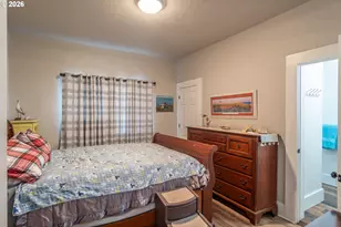 334 NE Nash St, Roseburg, OR 97470 - Photo 9